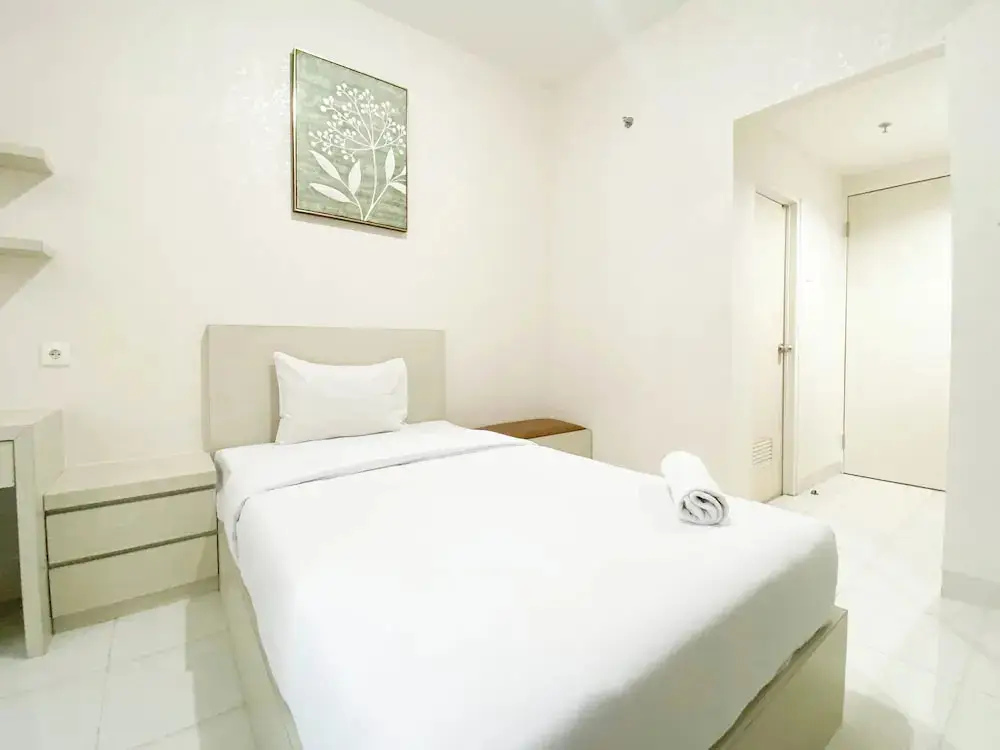 Семаранг: Minimalist And Homey Studio Room At Amartha View Apartment