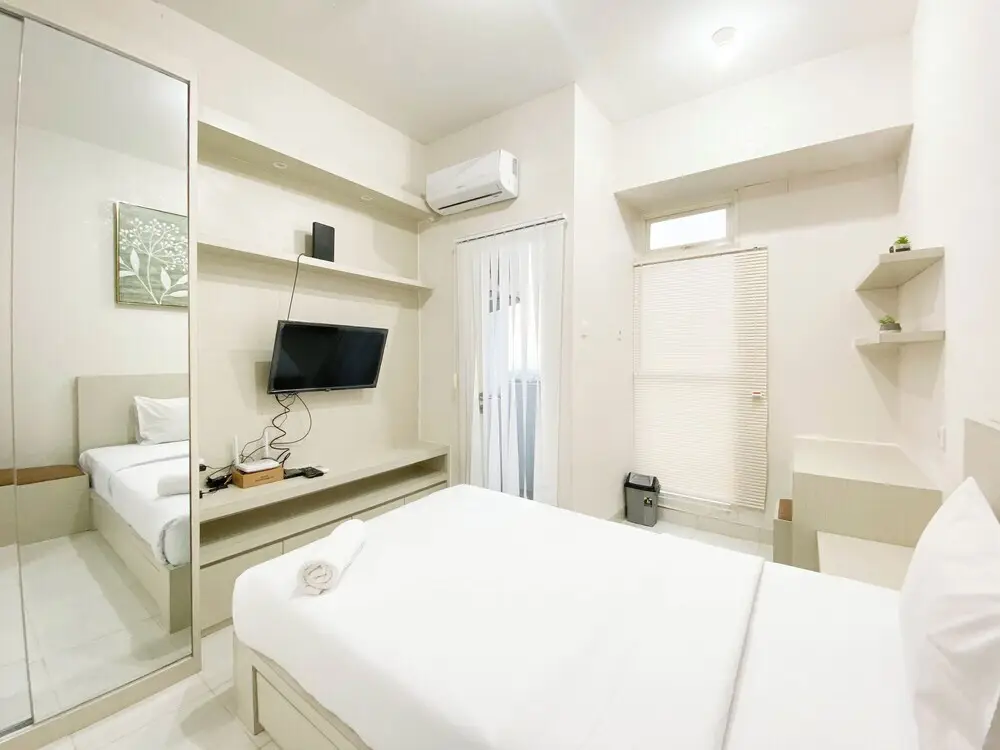 Семаранг: Minimalist And Homey Studio Room At Amartha View Apartment
