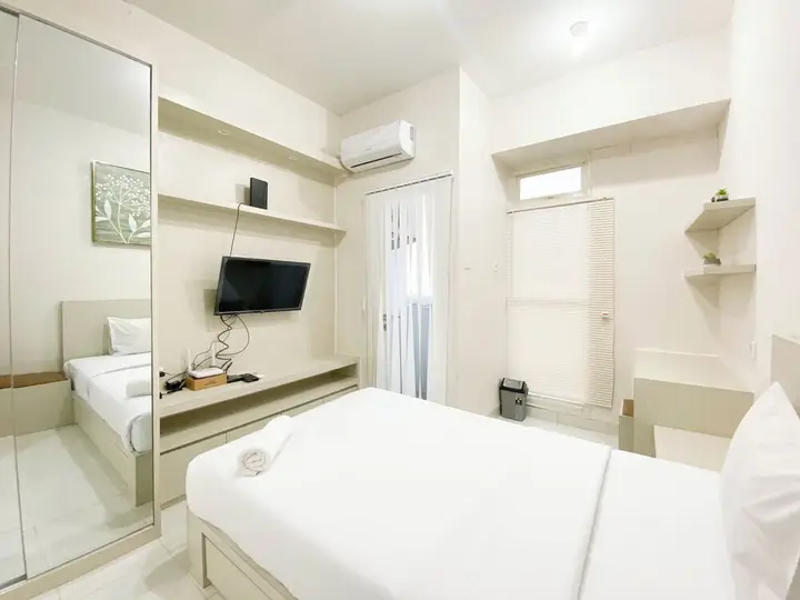 Семаранг: Minimalist And Homey Studio Room At Amartha View Apartment