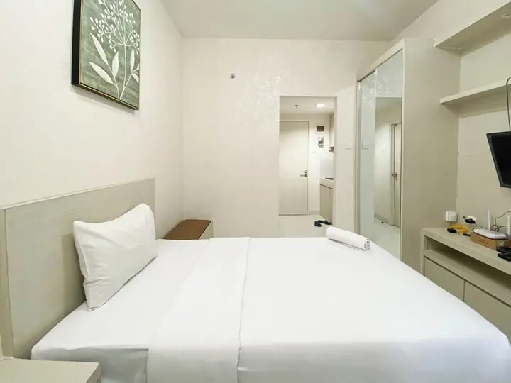 Семаранг: Minimalist And Homey Studio Room At Amartha View Apartment