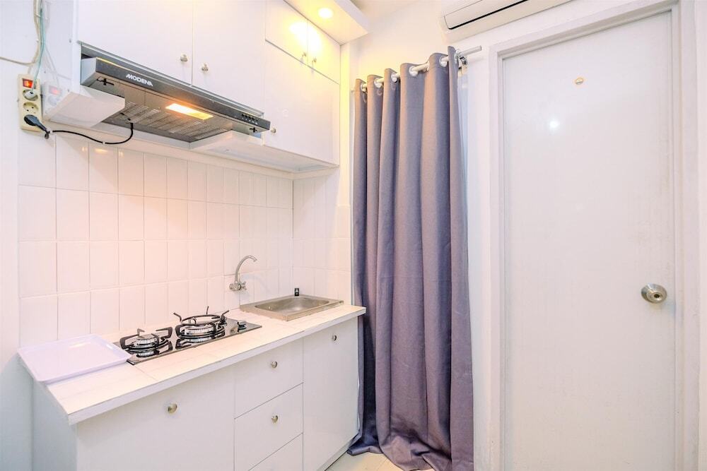 Джакарта: Brand New And Comfort 2Br At Bassura City Apartment