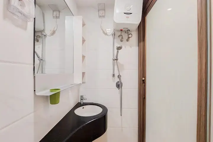 Legok: Gorgeous And Tidy Studio At Sky House Bsd Apartment