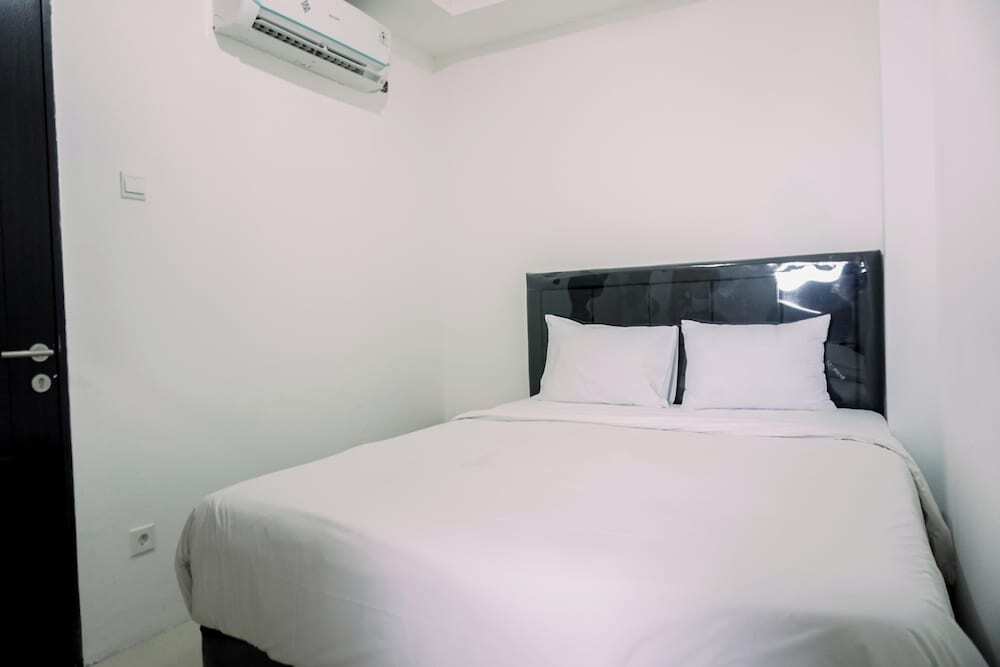 Джакарта: Comfort And Homey 2Br Belmont Residence Puri Apartment