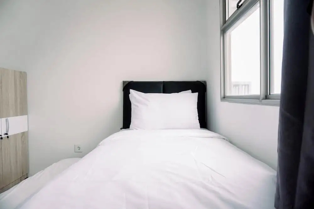 Джакарта: Comfort And Homey 2Br Belmont Residence Puri Apartment