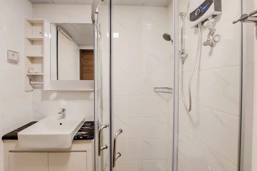Legok: Spacious And Nice 3Br At Sky House Bsd Apartment