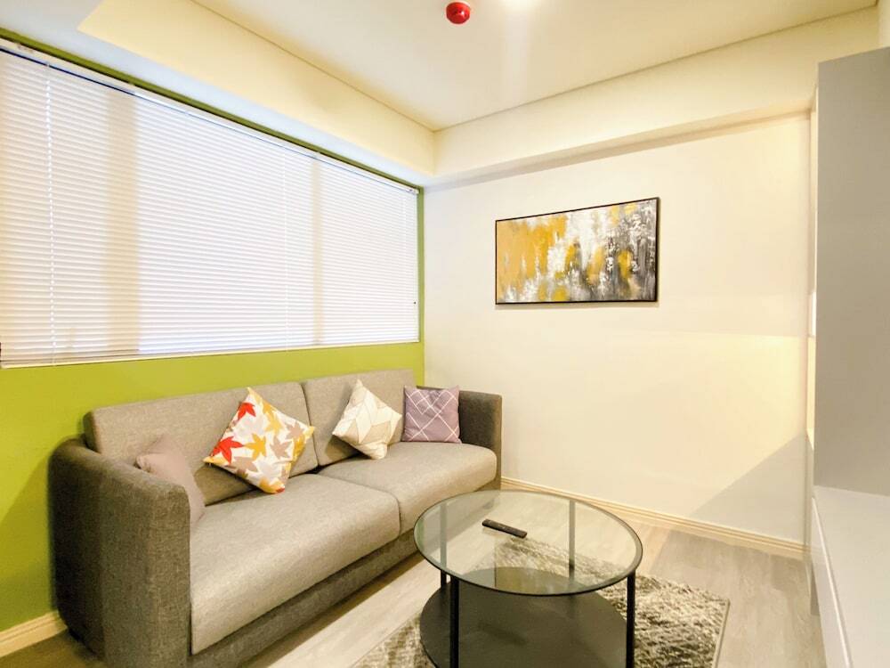 Сибату: Best Homey 2Br At Meikarta Apartment