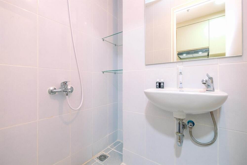 Южный Тангеранг: Pleasant And Tidy Studio Tokyo Riverside Pik 2 Apartment