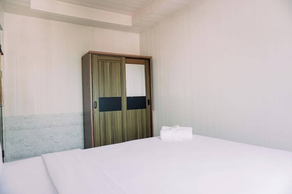 Джакарта: Great Deal And Homey 1Br Apartment Belmont Residence Puri