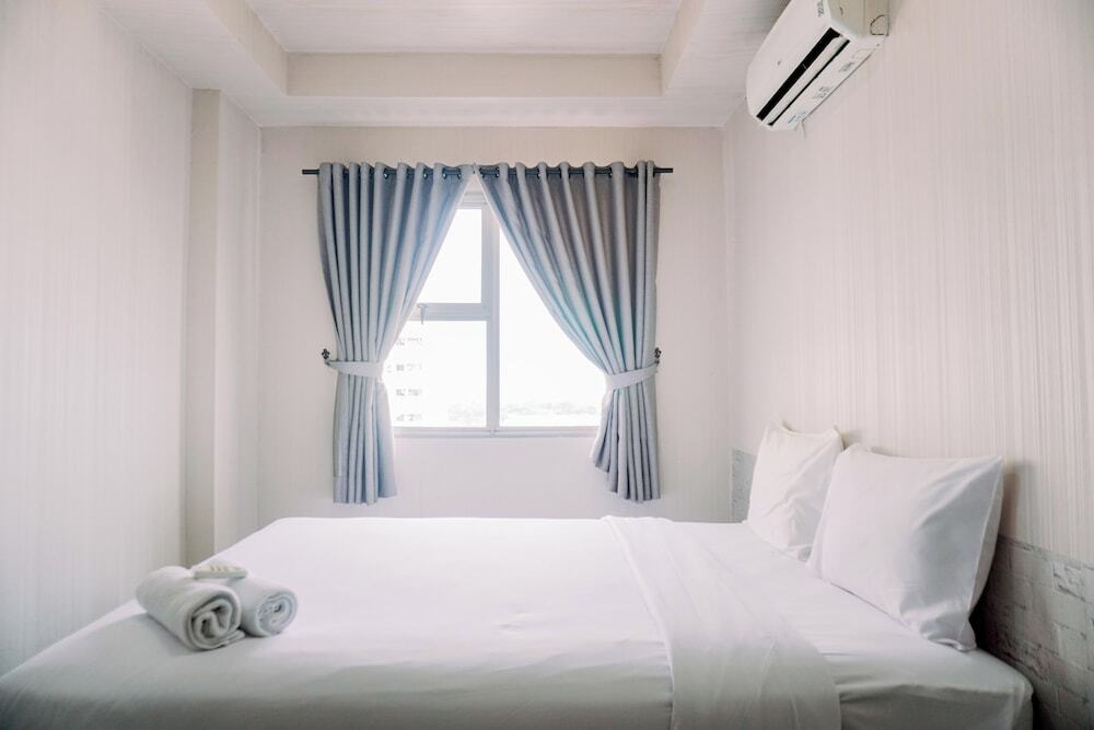 Джакарта: Great Deal And Homey 1Br Apartment Belmont Residence Puri