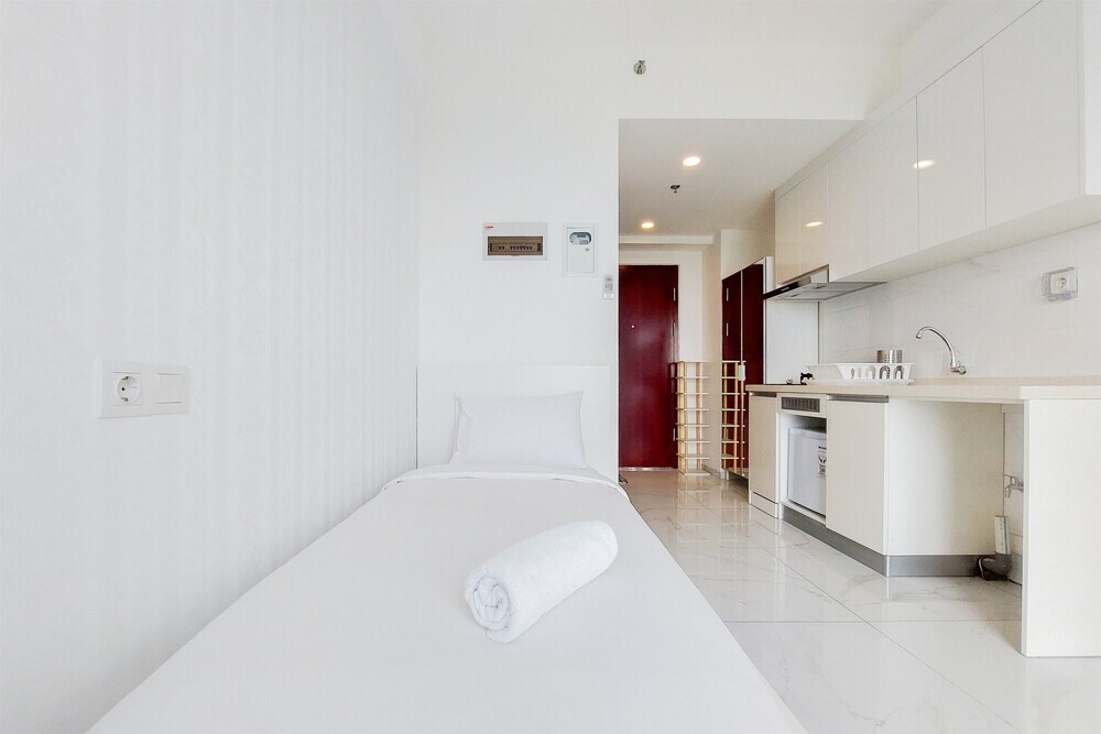 Тангеранг: Comfort Stay And Cozy Studio Sky House Alam Sutera Apartment