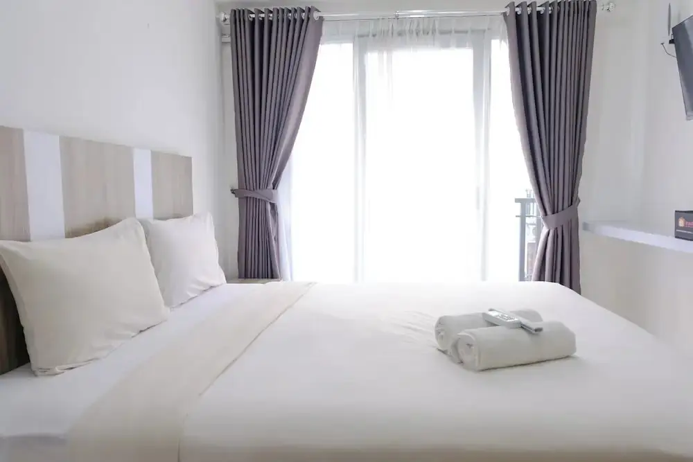 Бандунг: Best Deal Studio At Grand Asia Afrika Apartment