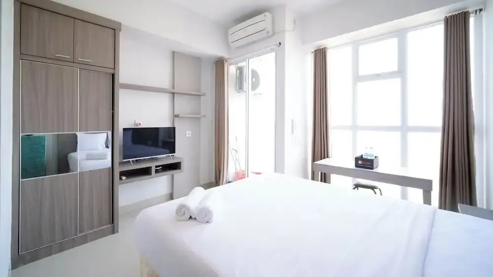 Сурабая: Tidy And Clean Studio At Taman Melati Surabaya Apartment