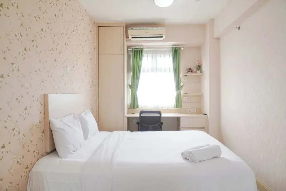 Джакарта: Good Deal 1Br Green Pramuka City Near Mall Apartment