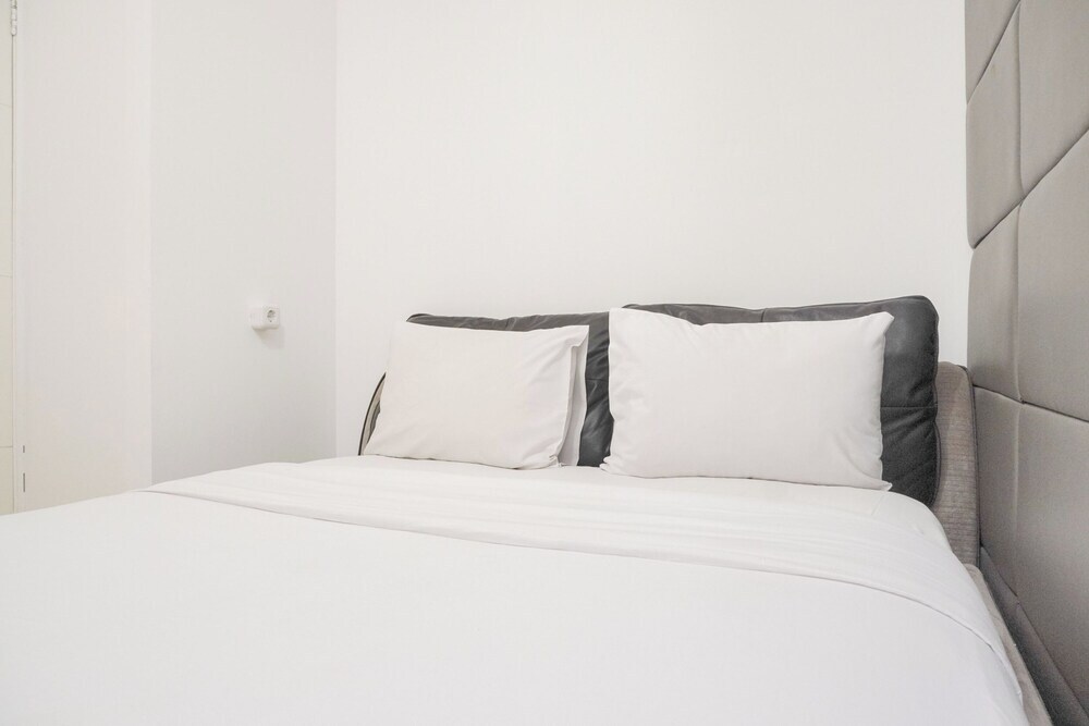 Джакарта: Restful 2Br Bassura City Apartment Near Shopping Mall