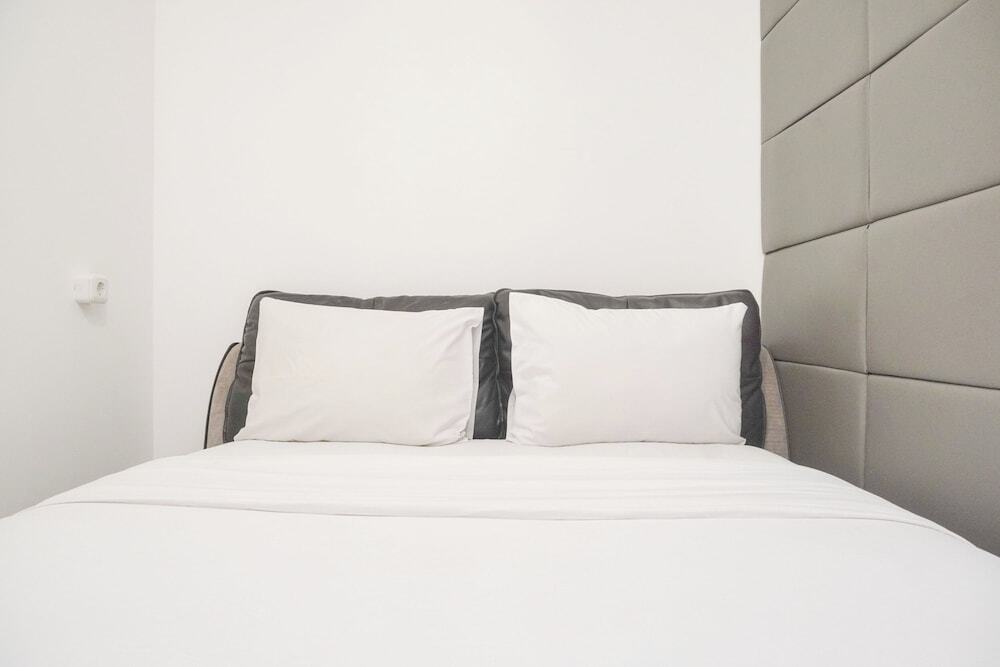 Джакарта: Restful 2Br Bassura City Apartment Near Shopping Mall