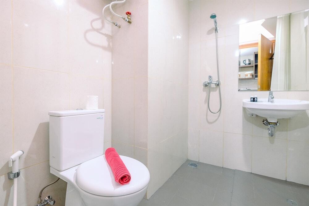 Бекаси: Strategic And Nice Studio At Gateway Park Lrt City Bekasi Apartment