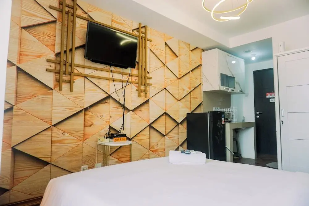 Южный Тангеранг: Cozy And Simply Look Studio Room Baileys Apartment