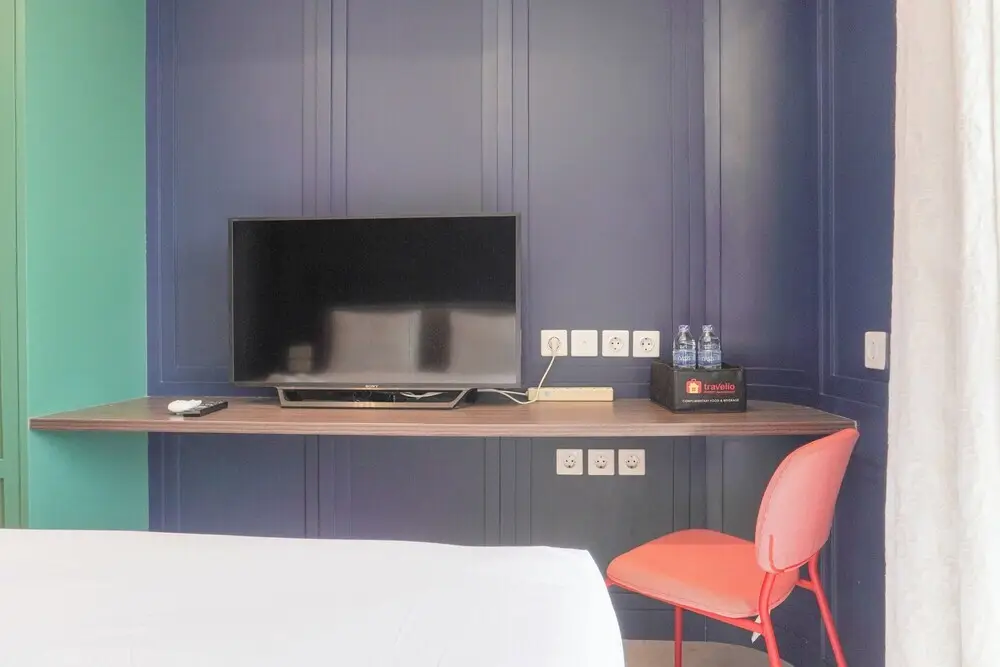 Джакарта: Cozy Stay Studio At Gold Coast Apartment