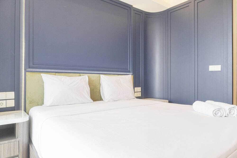Джакарта: Cozy Stay Studio At Gold Coast Apartment