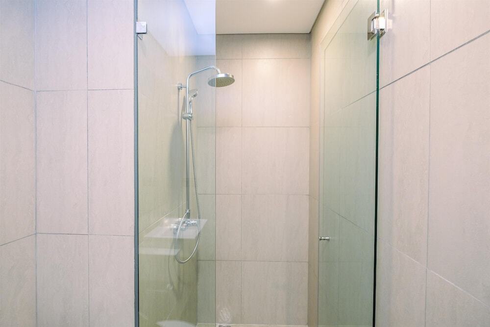 Джакарта: Elegant And Spacious 1Br Apartment Fatmawati City Center