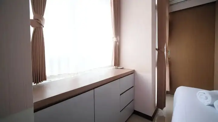 Сурабая: Spacious 2Br Combine Unit At Bale Hinggil Apartment