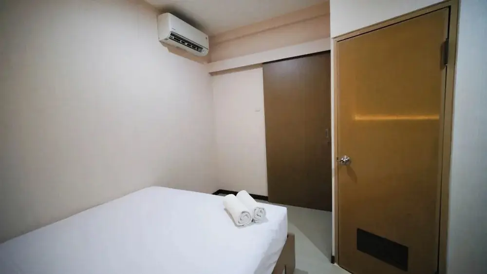Сурабая: Spacious 2Br Combine Unit At Bale Hinggil Apartment