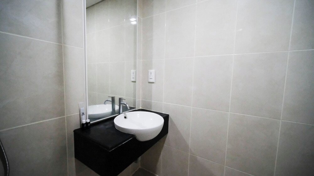Сурабая: Spacious And Strategic 2Br Apartment At Trillium Residence