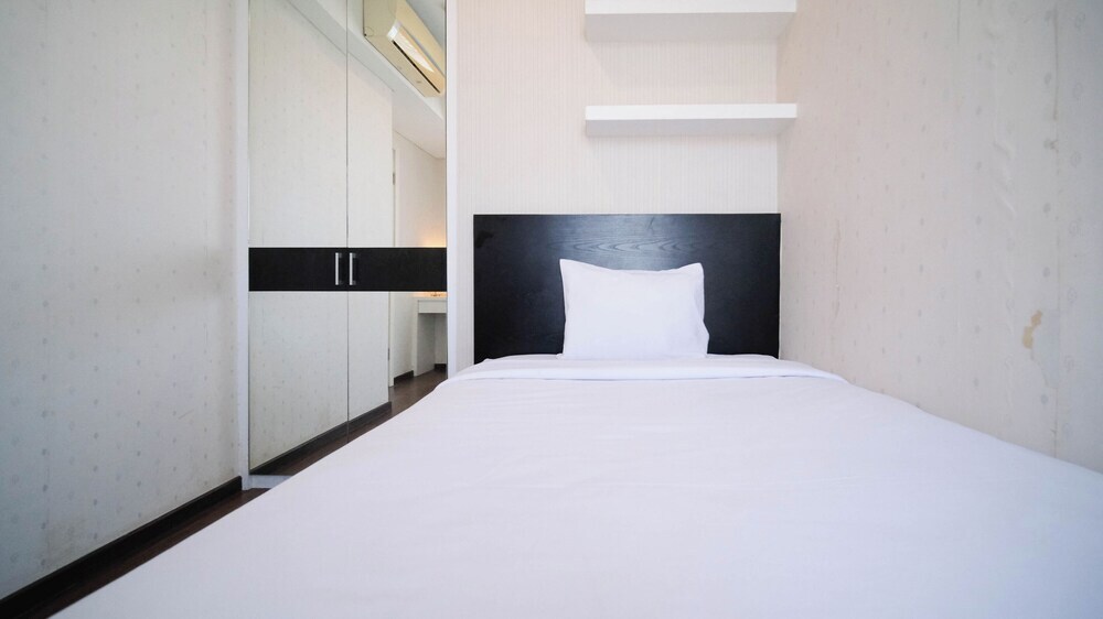Сурабая: Spacious And Strategic 2Br Apartment At Trillium Residence