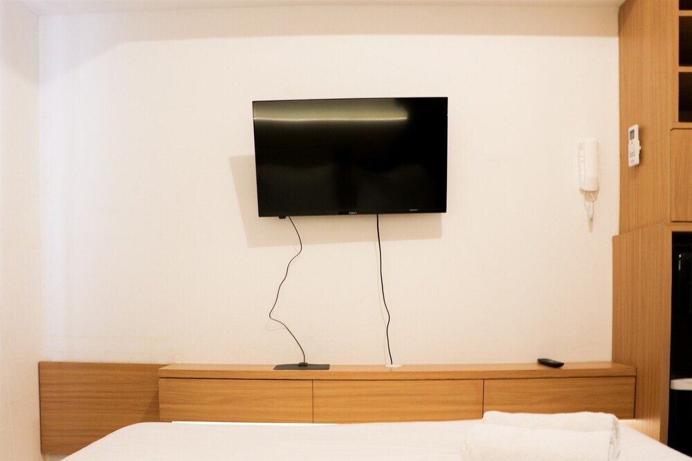 Южный Тангеранг: Comfy And Tidy Studio At Tokyo Riverside Apartment Pik 2