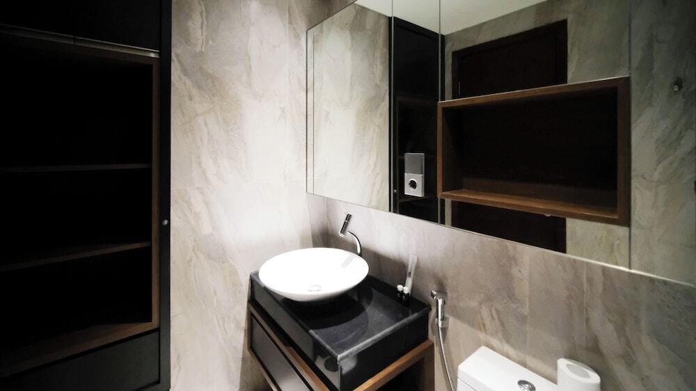 Сурабая: Modern And Cozy 2Br At Grand Sungkono Lagoon Apartment