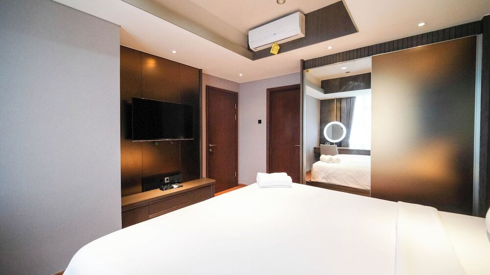 Сурабая: Modern And Cozy 2Br At Grand Sungkono Lagoon Apartment