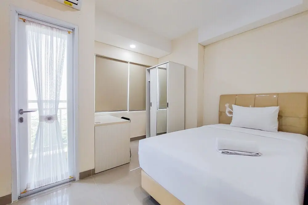 Legok: Comfort And Homey Studio Apartment At B Residence