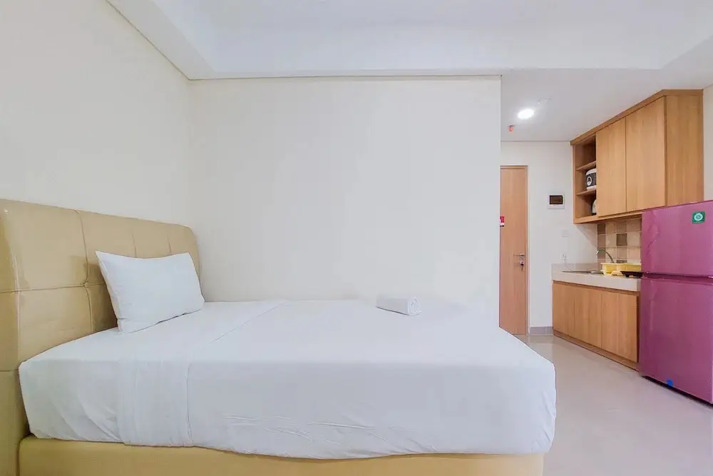 Legok: Comfort And Homey Studio Apartment At B Residence