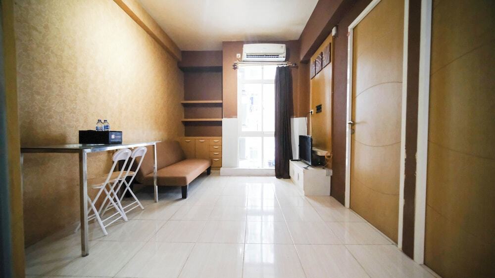 Сурабая: Comfy And Homey 2Br At Bale Hinggil Apartment
