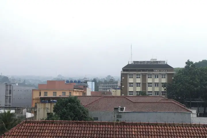 Бандунг: Good Deal Studio Apartment At Parahyangan Residence