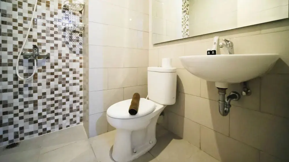 Сурабая: Cozy And Homey 2Br At Benson Supermall Mansion Apartment