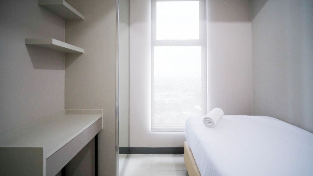 Сурабая: Cozy And Homey 2Br At Benson Supermall Mansion Apartment
