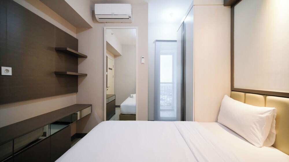 Сурабая: Cozy And Homey 2Br At Benson Supermall Mansion Apartment