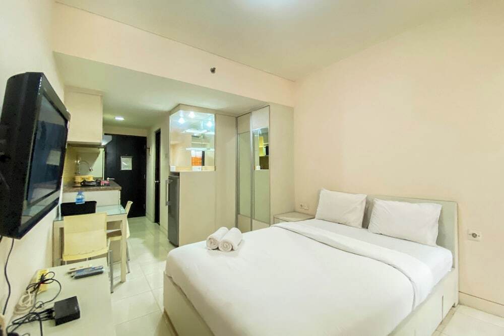 Джакарта: Fancy And Nice Studio At Tamansari Sudirman Apartment