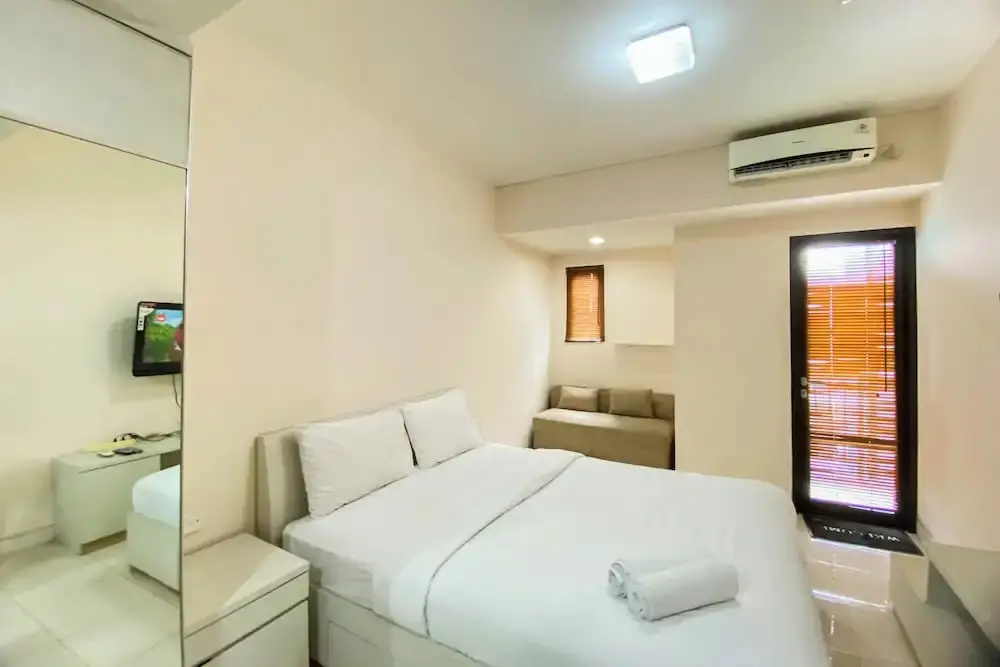 Fancy And Nice Studio At Tamansari Sudirman Apartment — фото 1