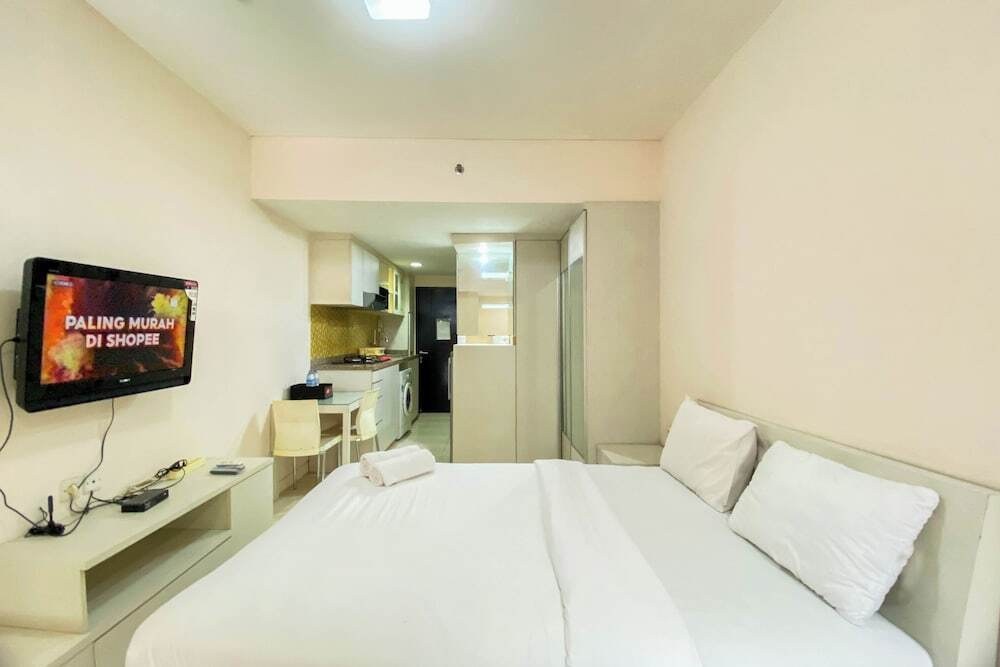 Джакарта: Fancy And Nice Studio At Tamansari Sudirman Apartment