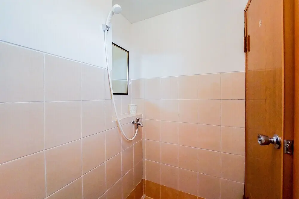 Южный Тангеранг: Comfy And Modern Studio (No Kitchen) At Loftvilles City Apartment