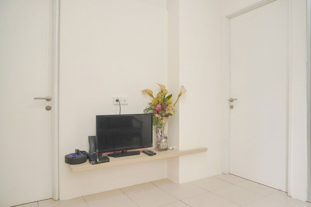 Джакарта: Spacious 2Br At Pakubuwono Terrace Apartment
