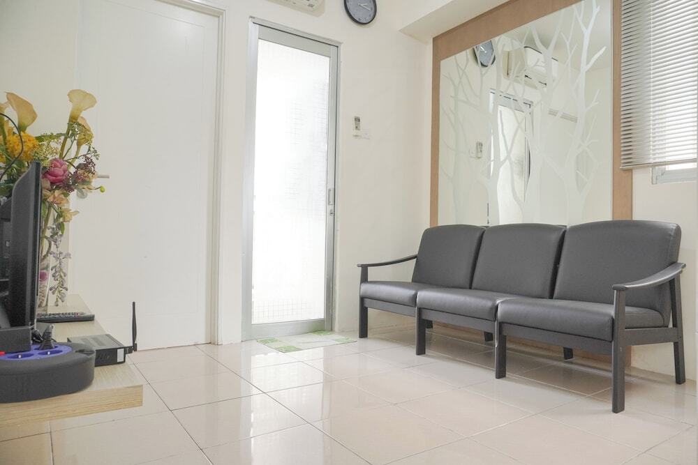Джакарта: Spacious 2Br At Pakubuwono Terrace Apartment