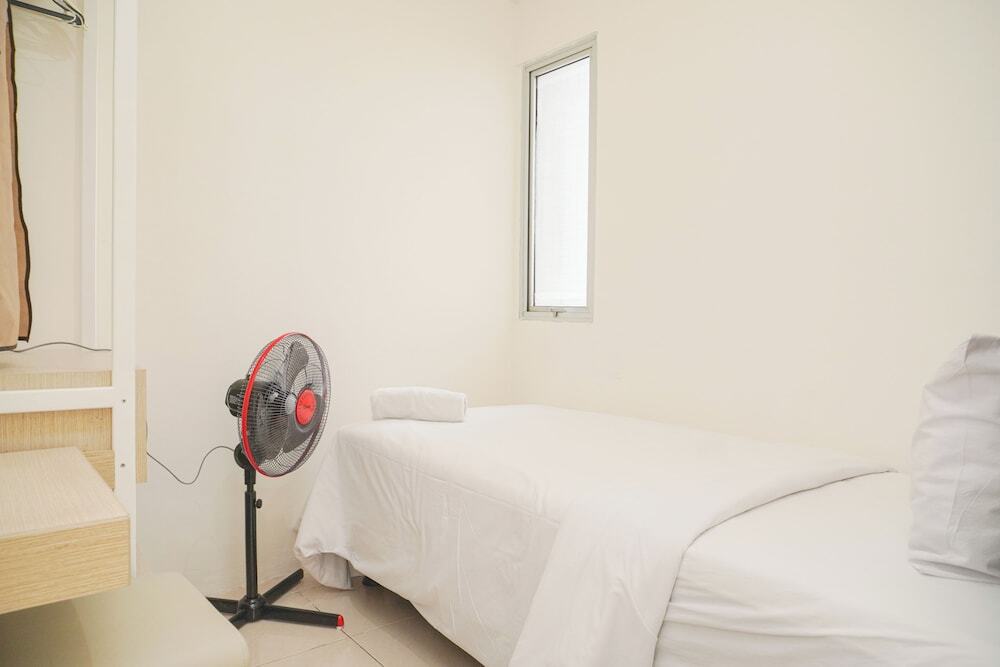 Джакарта: Spacious 2Br At Pakubuwono Terrace Apartment