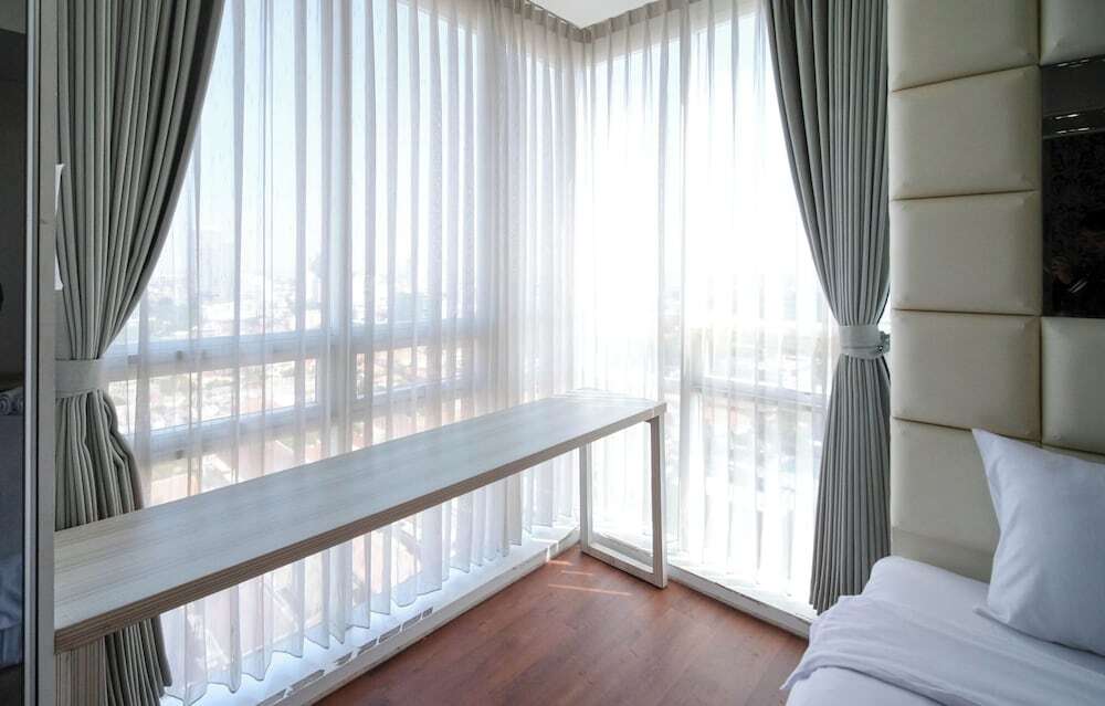 Сурабая: Good Location And Spacious 3Br Apartment At Trillium Residence