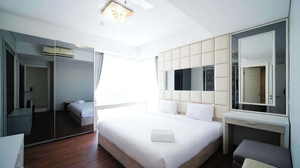 Сурабая: Good Location And Spacious 3Br Apartment At Trillium Residence