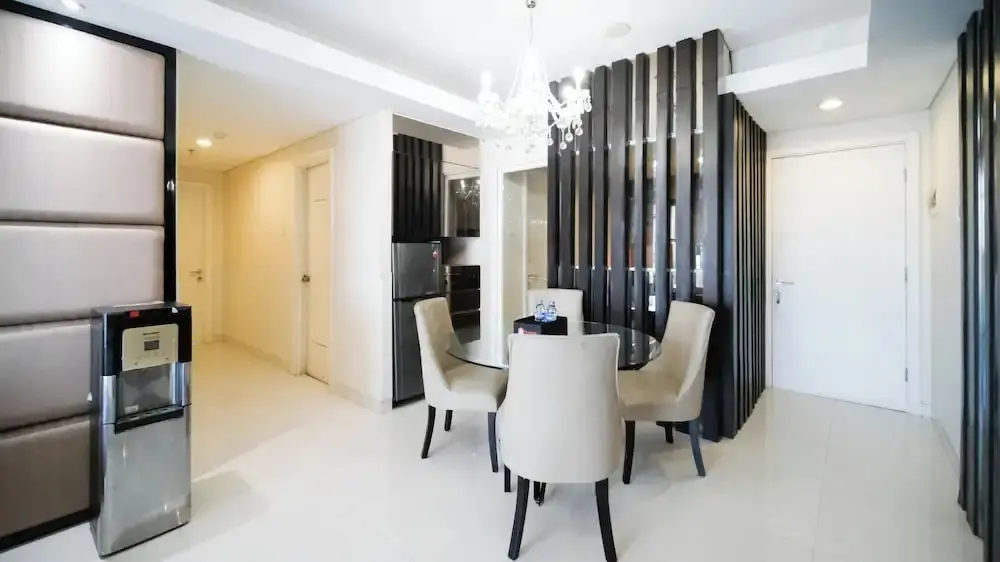 Сурабая: Good Location And Spacious 3Br Apartment At Trillium Residence