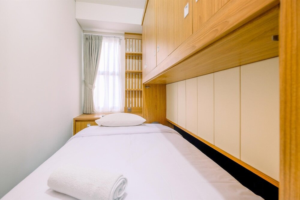 Депок: Modern And Comfort 2Br Transpark Cibubur Apartment