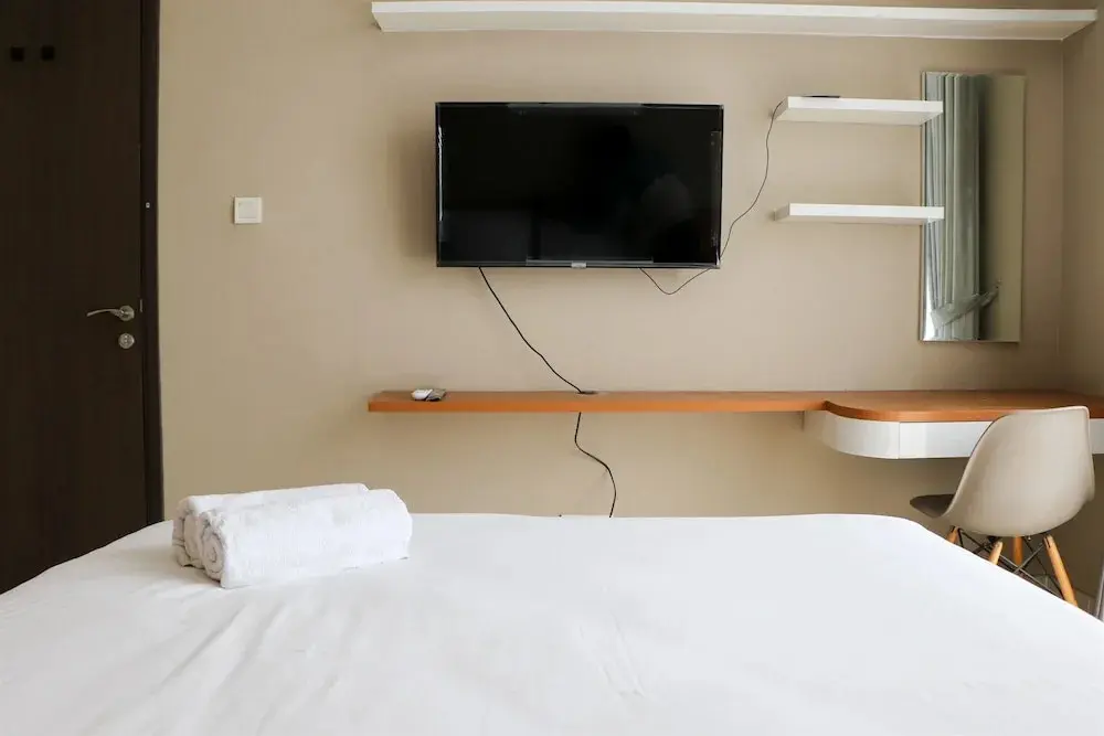 Джакарта: Scenic And Spacious 1Br Ciputra International Apartment